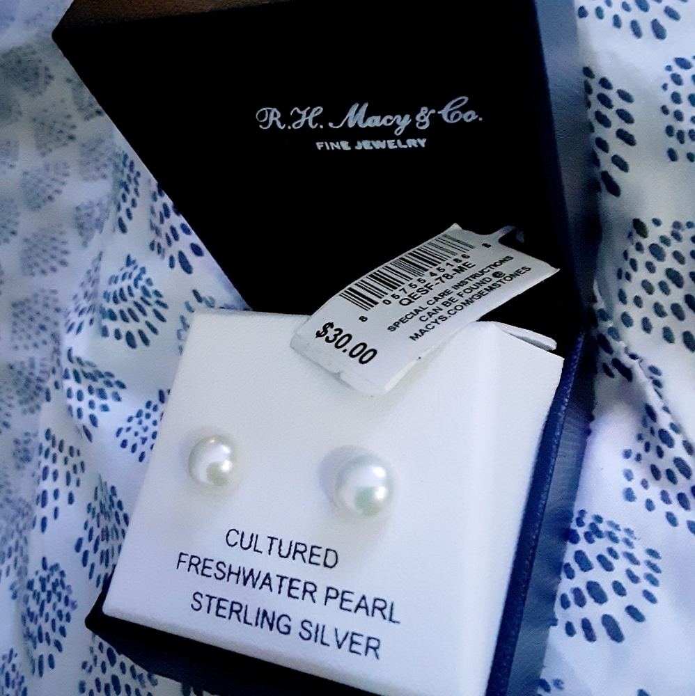 R.H.Macy&Co. Pearl Earrings